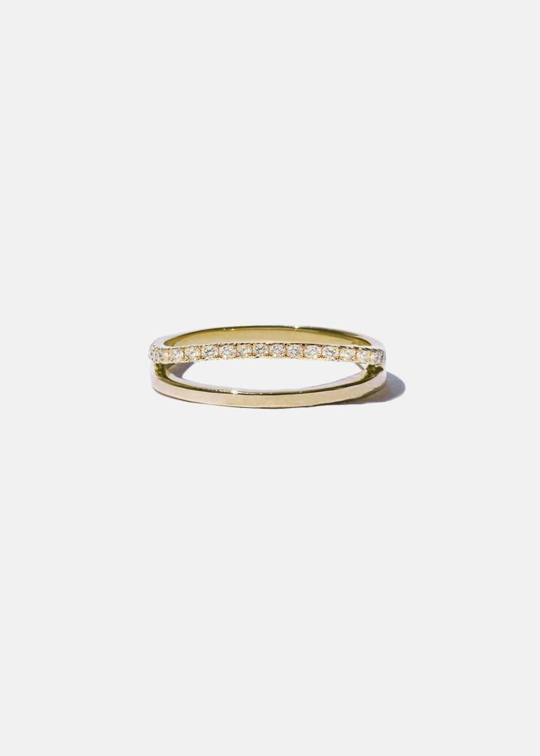 Round lab grown diamond split shank wedding band in yellow gold