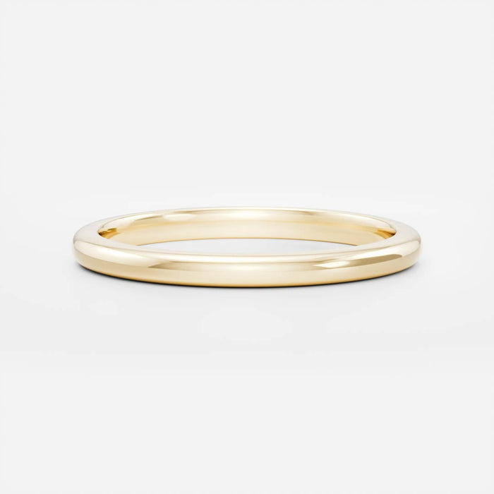 Plain classic wedding band in yellow gold, front view