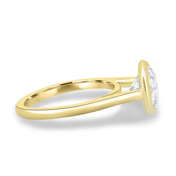Bezel set round brilliant lab grown diamond ring detail