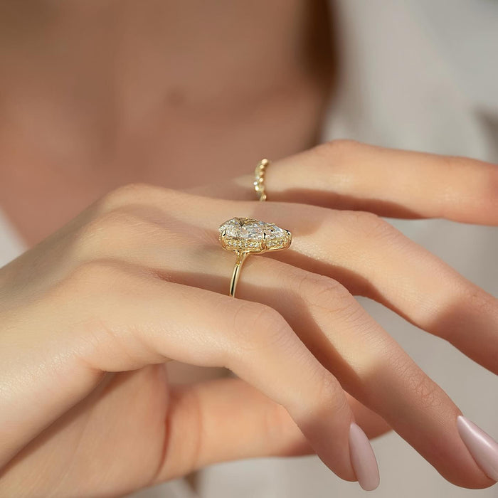 Pear cut diamond solitaire engagement ring detail view