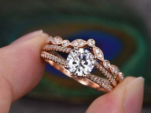 "1.50 CT Round Cut Moissanite Bridal Ring Set with Solitaire Split Shank Engagement Ring"