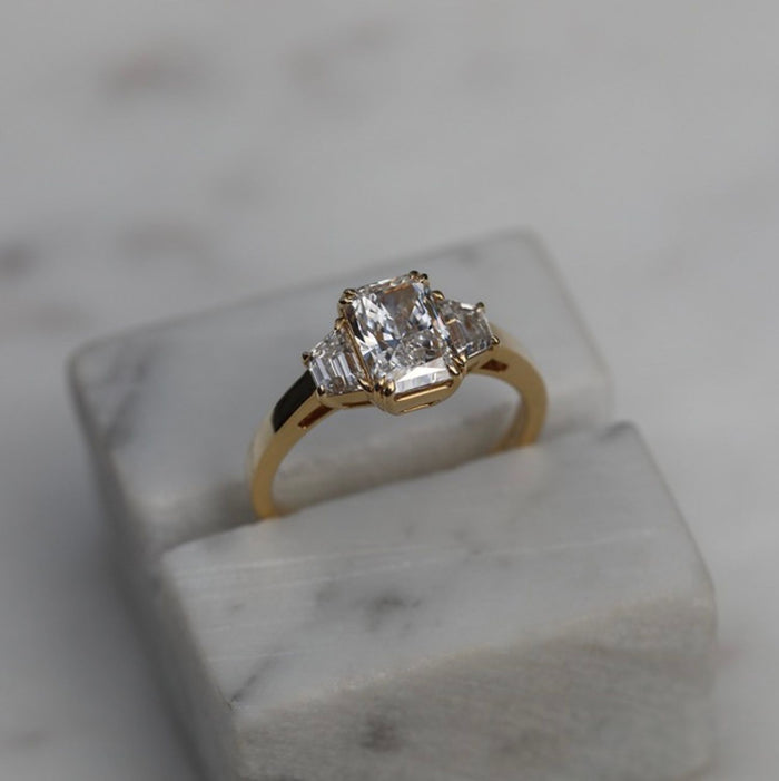 Top view of the radiant centre between two trapezoid side diamonds