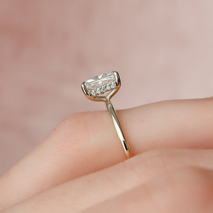 Radiant cut lab grown diamond engagement ring four claw setting