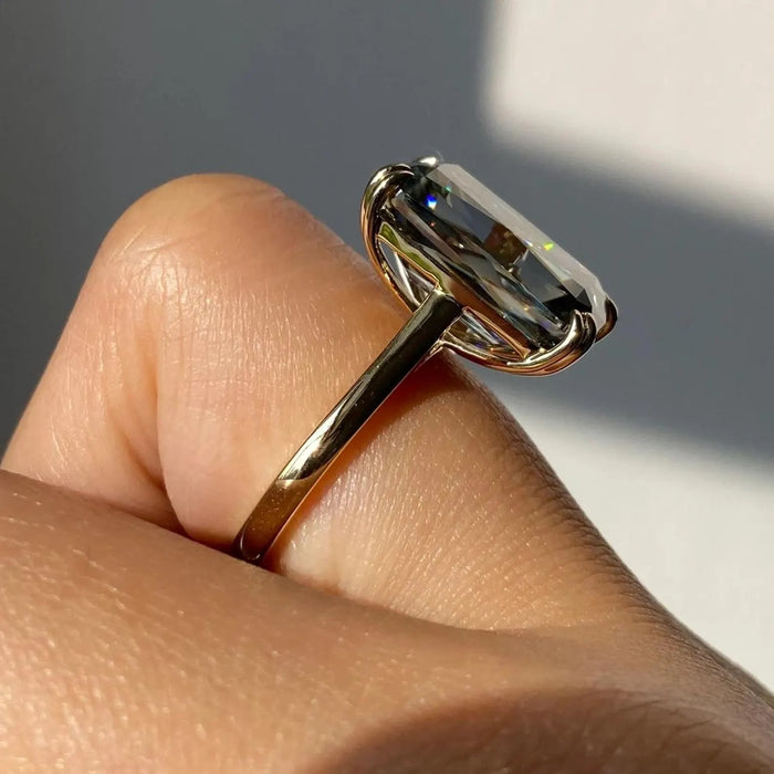 Profile of the elongated radiant cut lab grown diamond on a plain band