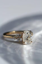 Load image into Gallery viewer, 2ct Oval Cut Moissanite Engagement Ring, Oval Solitaire Moissanite Ring, 14k Solid Gold Ring, Anniversary Gift Ring, Bridal Ring, Daily Ring
