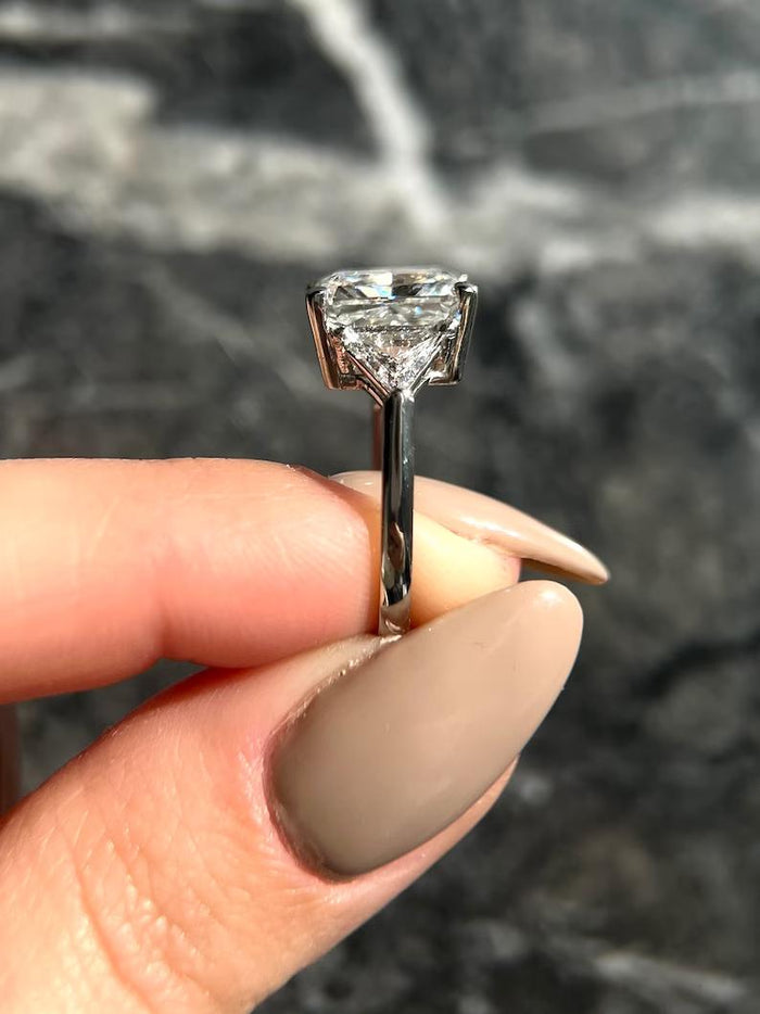 Top view of the radiant cut centre flanked by two trillion cut diamonds