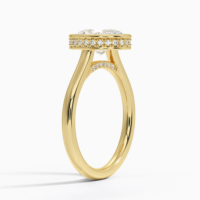 Side view showing the shank splitting into two strands below the bezel