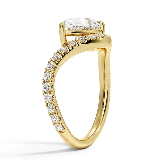 Side view showing the V shaped shank and continuous pave