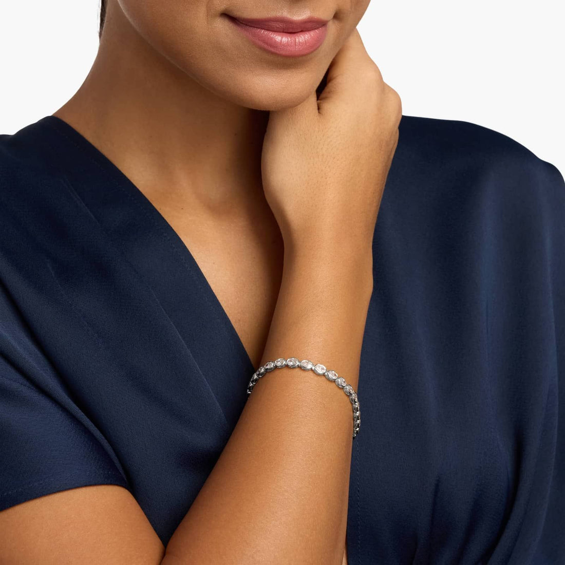 Oval Moissanite Bezel Tennis Bracelet front
